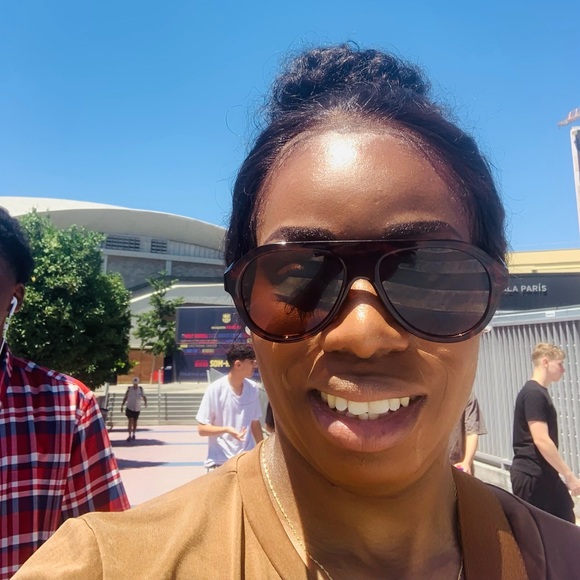 Meet your Posher, Nwando - Picture 2 of 4